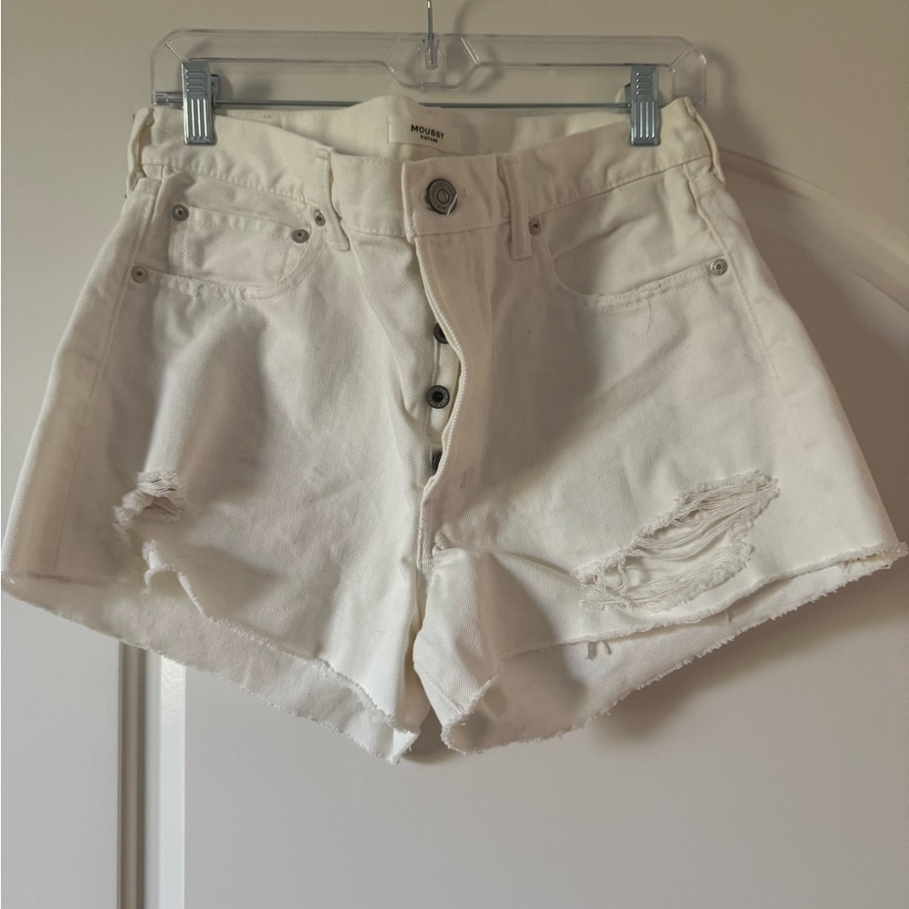 Moussy vintage white denim jean shorts. Size 27.